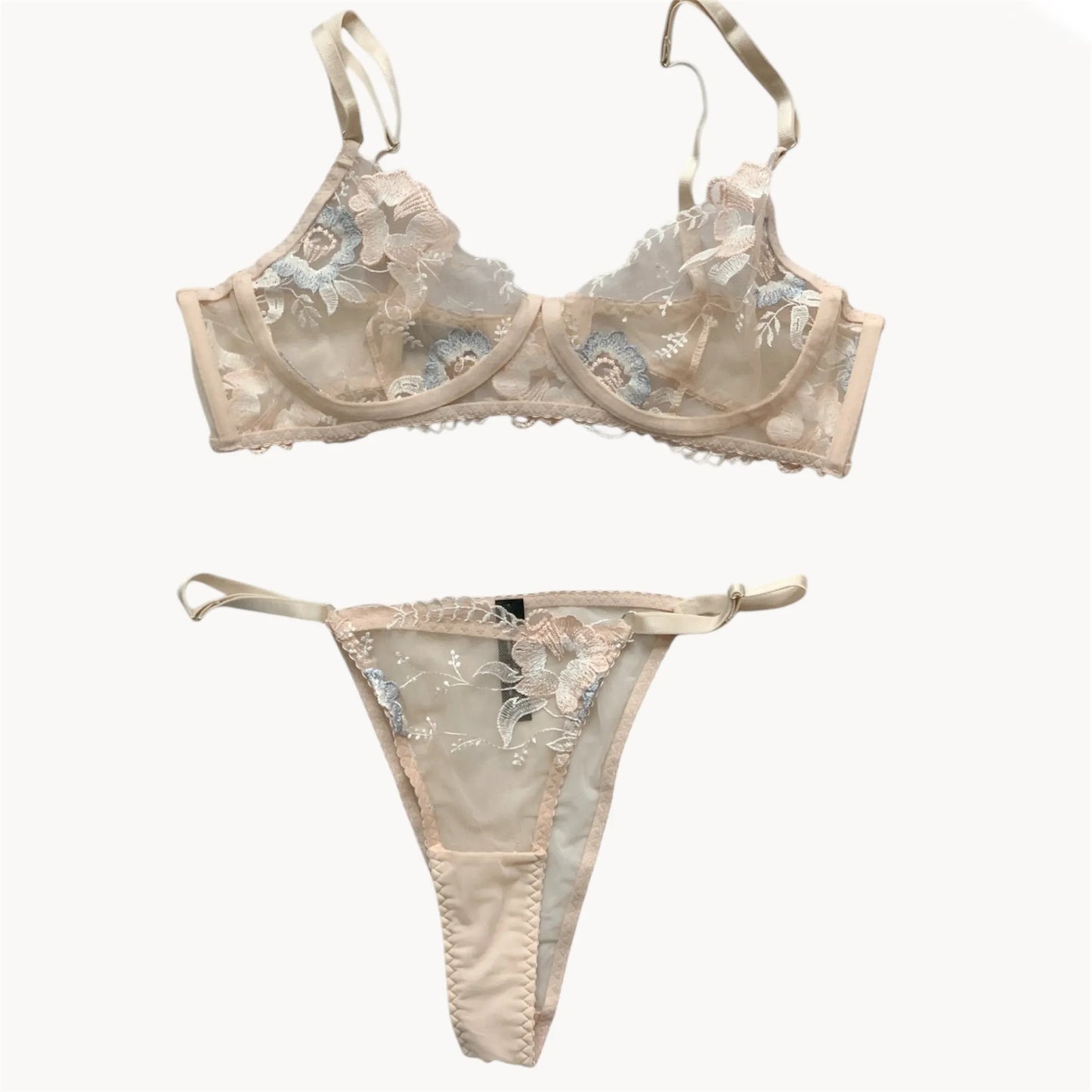 Besticktes Dessous-Set – Sinnliche Eleganz und floraler Charme