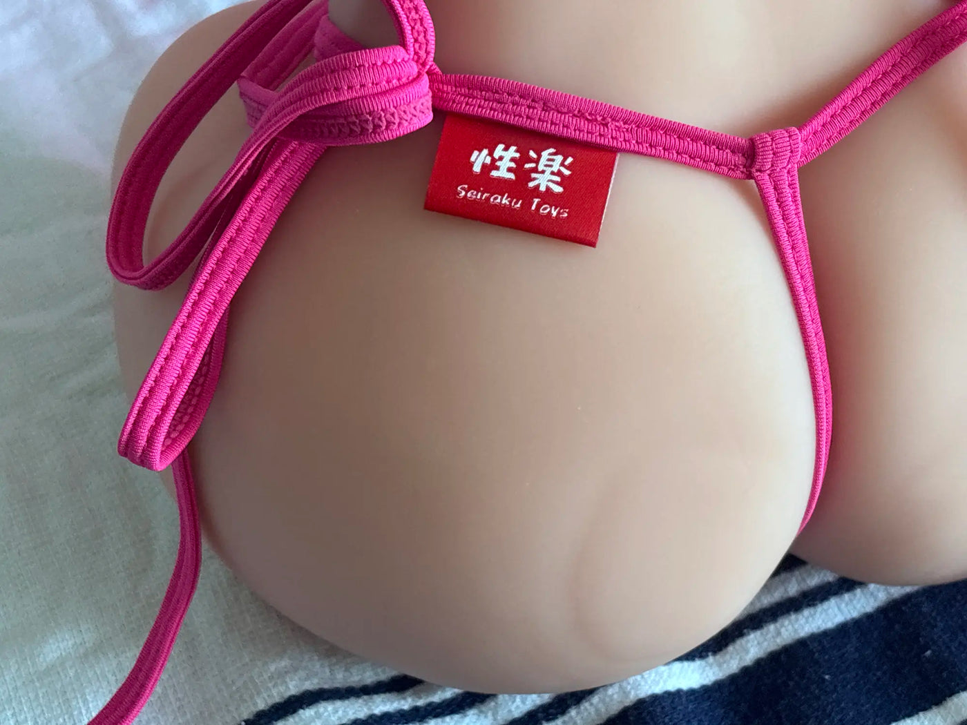 Anja Amelia’s Chubby Hip – Freche Kurven, Poolside-Verführung doll review appearance 2 5