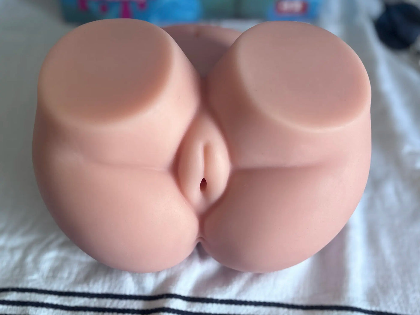 Anja Amelia’s Chubby Hip – Freche Kurven, Poolside-Verführung doll review appearance 5