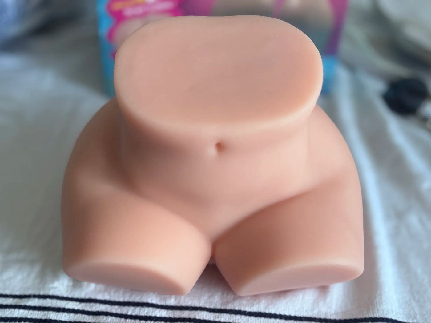Anja Amelia’s Chubby Hip – Freche Kurven, Poolside-Verführung doll review appearance 11