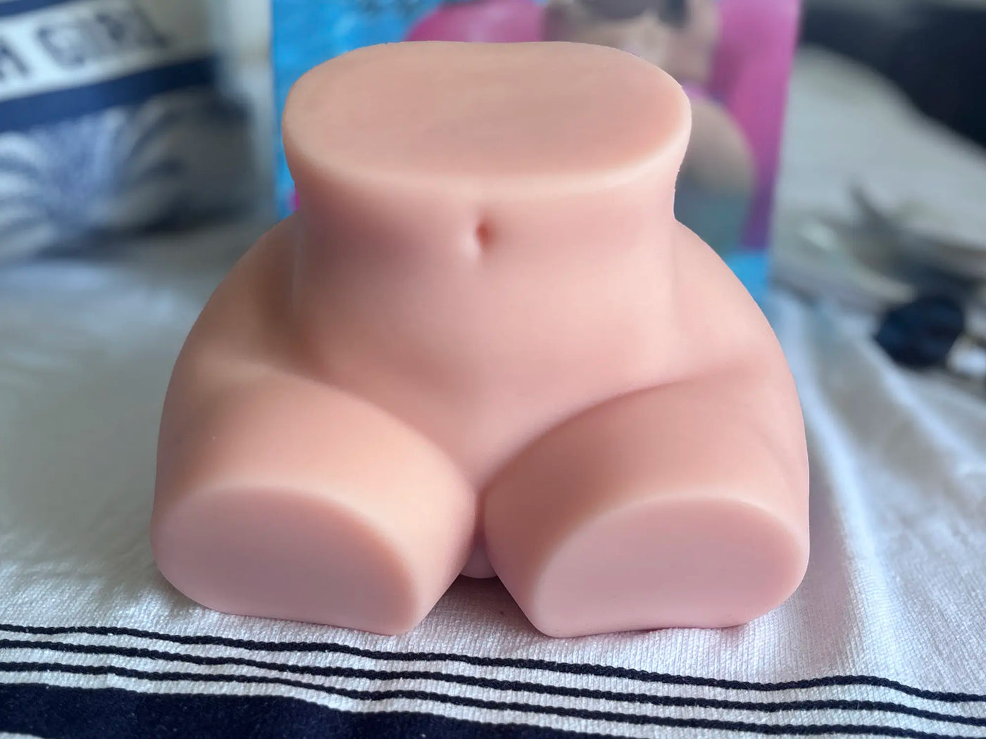Anja Amelia’s Chubby Hip – Freche Kurven, Poolside-Verführung doll review appearance 12