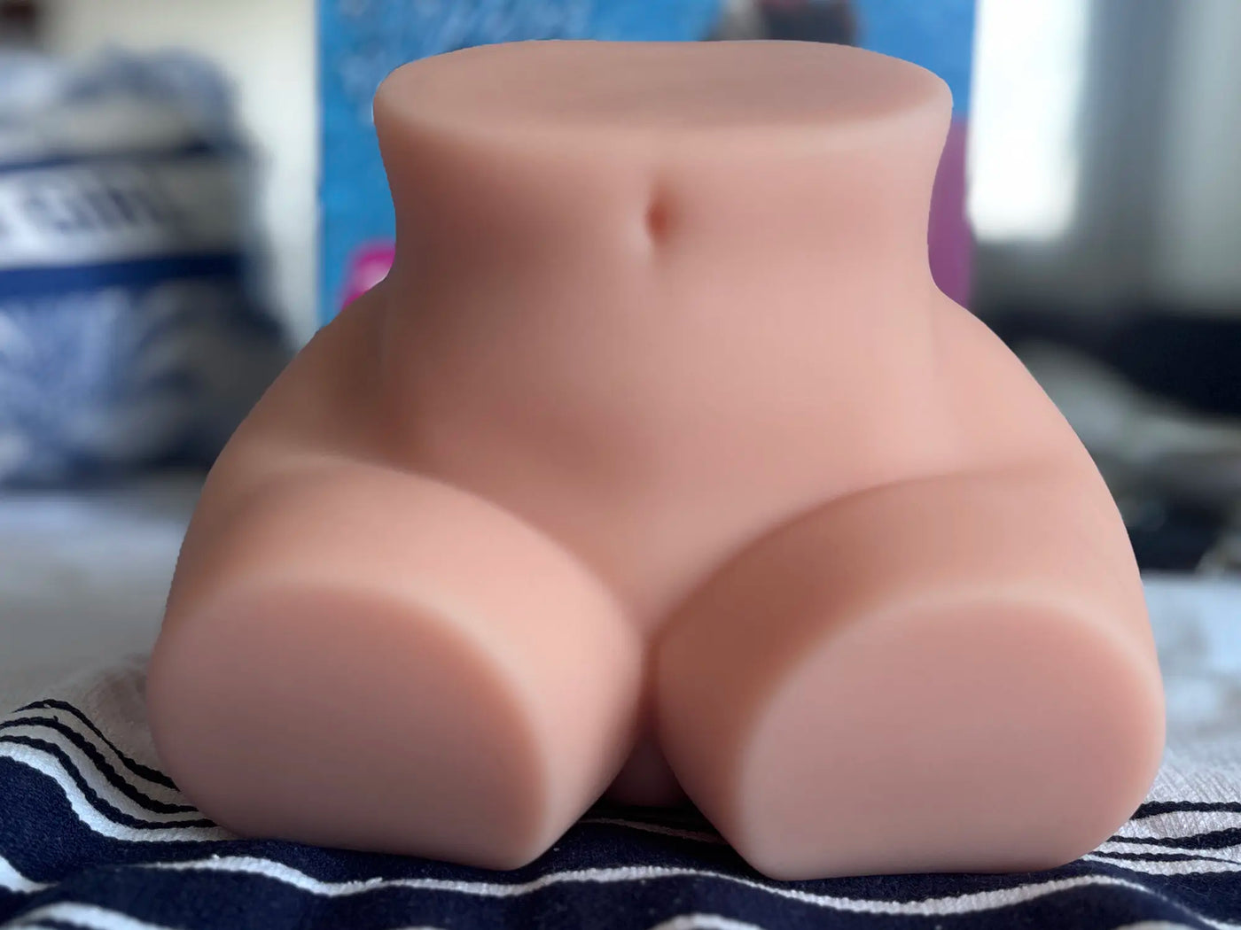 Anja Amelia’s Chubby Hip – Freche Kurven, Poolside-Verführung doll review appearance 14