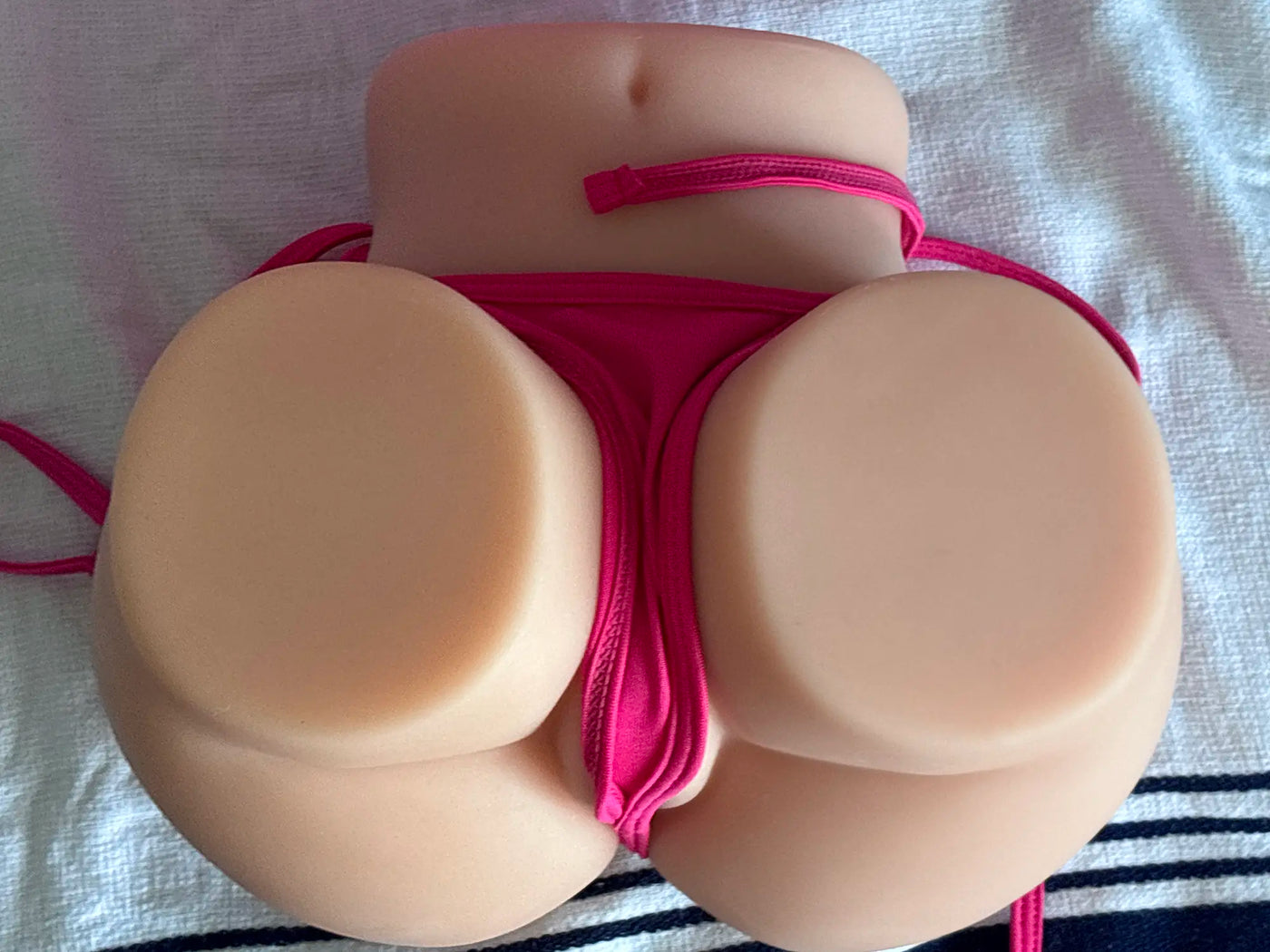 Anja Amelia’s Chubby Hip – Freche Kurven, Poolside-Verführung doll review appearance 2 6
