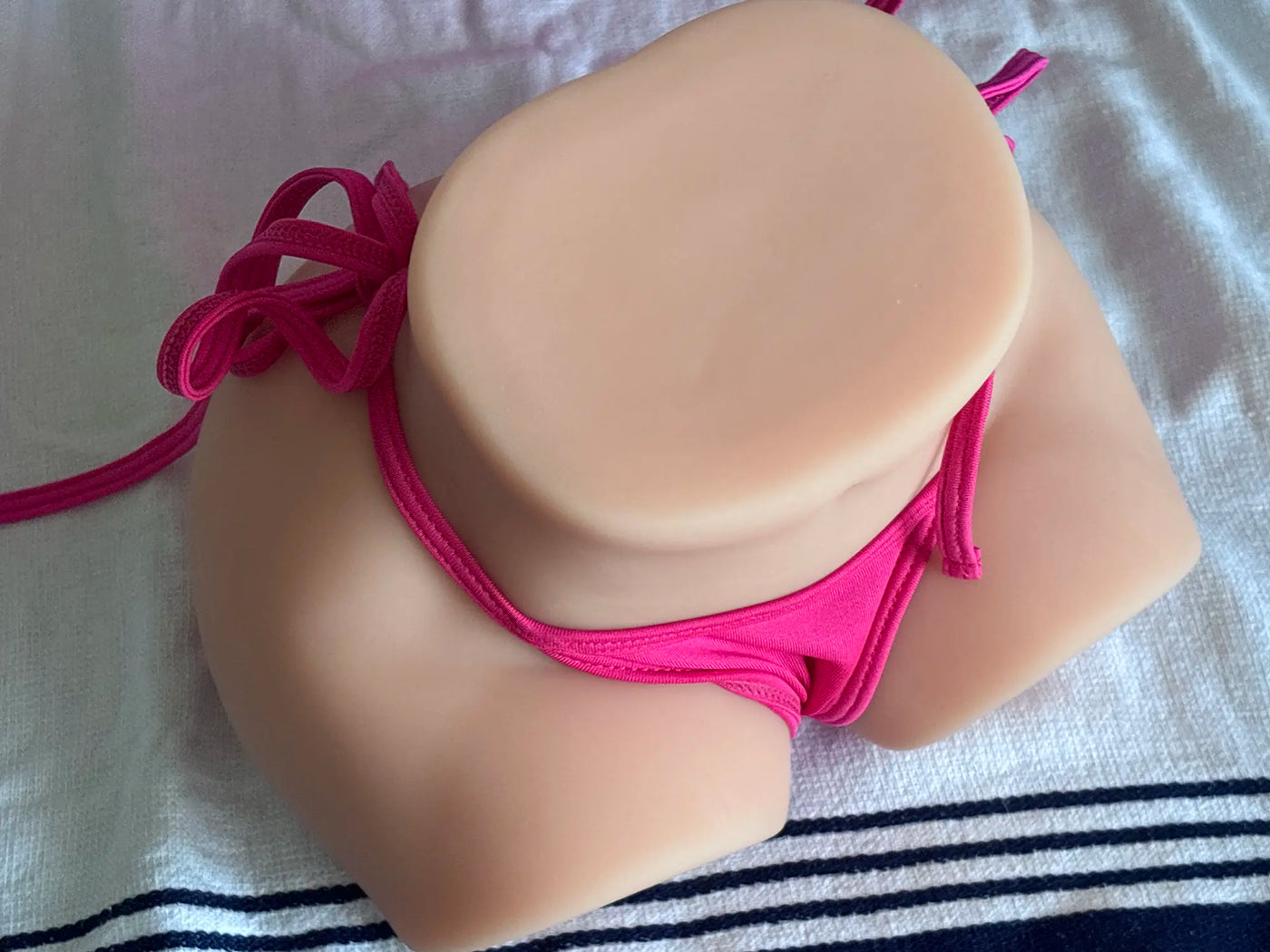 Anja Amelia’s Chubby Hip – Freche Kurven, Poolside-Verführung doll review appearance 2 7