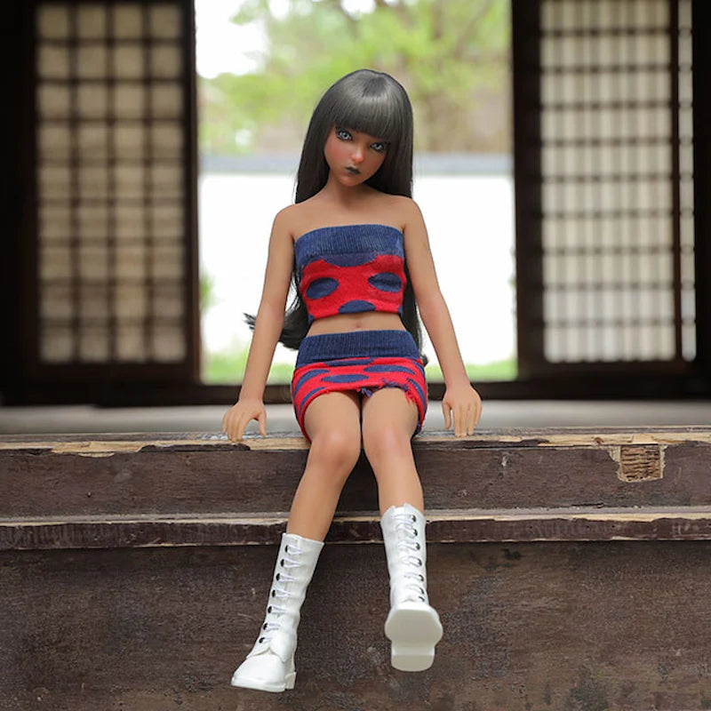 Si60s série - Minidoll siliconne à petits seins