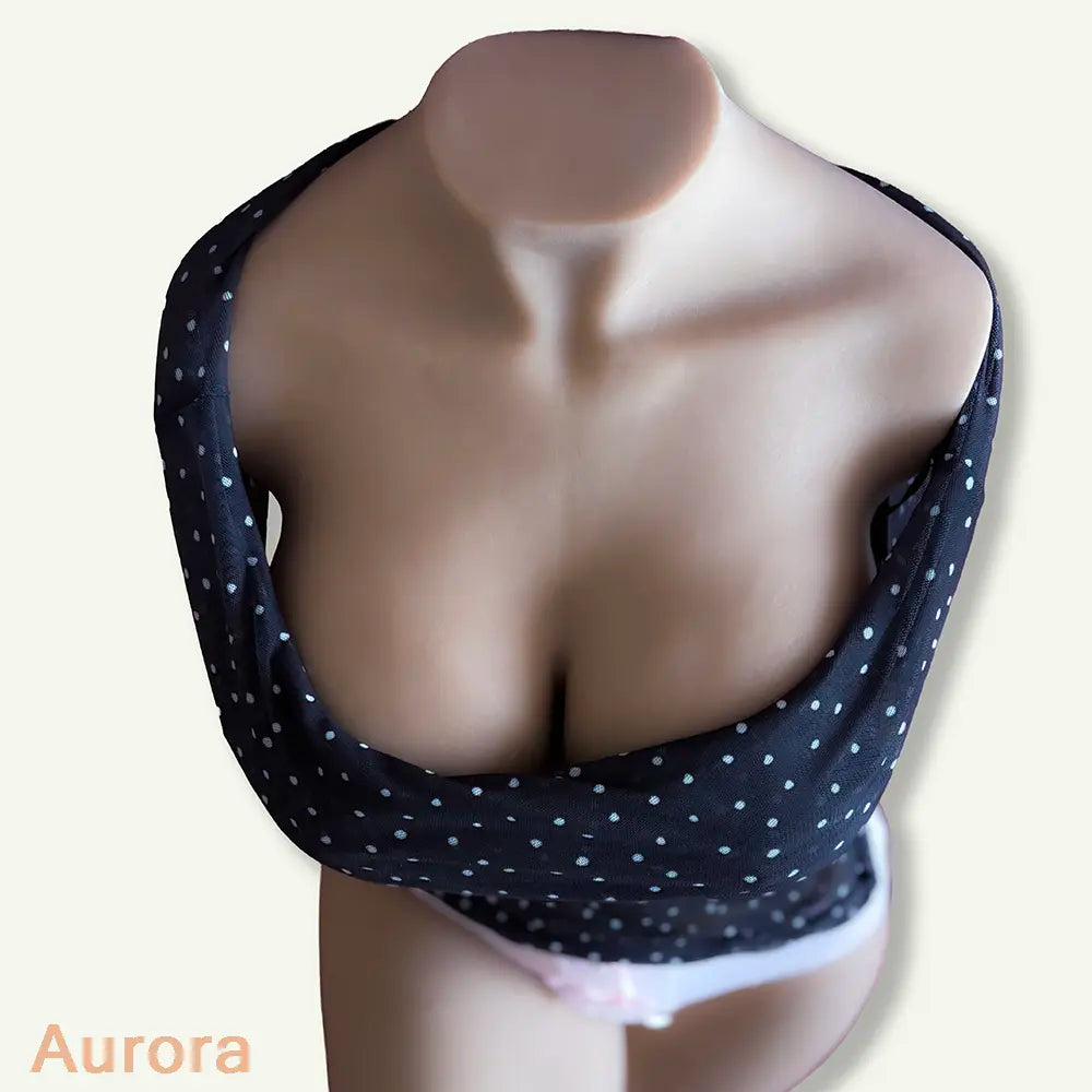 Schwarzes Tupfen-Top – Verspielte Transparenz