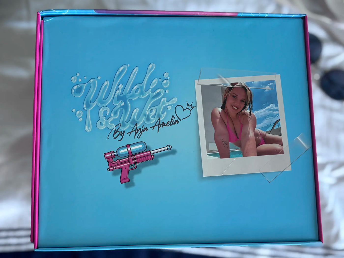 Anja Amelia’s Chubby Hip – Freche Kurven, Poolside-Verführung doll review packaging 6