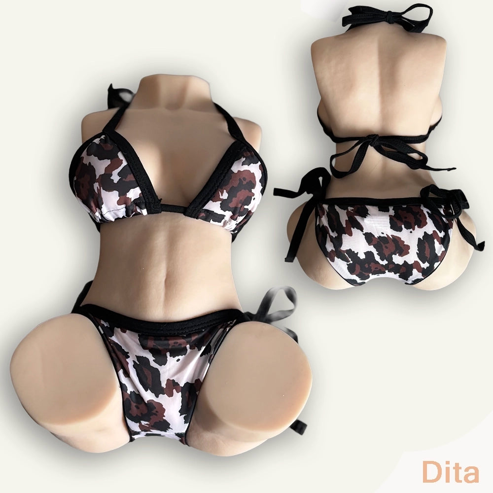 Wilde Bikini-Enthüllung – Verführerische Katze